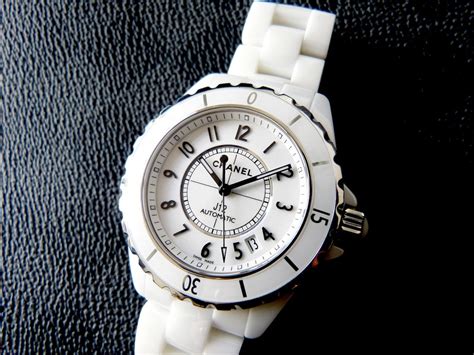 Insider: Chanel J12 ref. H0970. An Iconic Women's Watch.